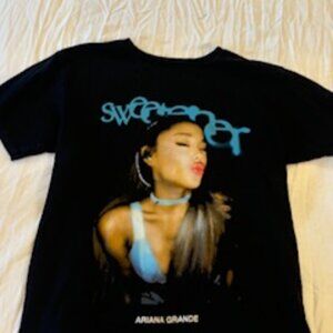 Ariana Grande Tshirt